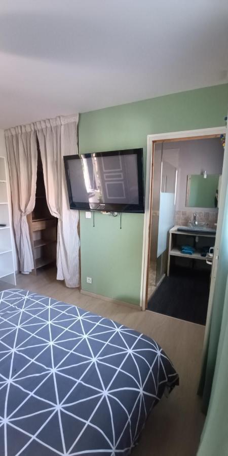 Grande Maison Entiere De 120M2 Epron Extérieur photo